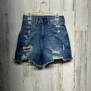 SO Juniors Boyfriend high rise Midi Jean shorts Size 1/25w excellent condition!